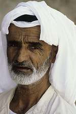 1069  Arab man 
